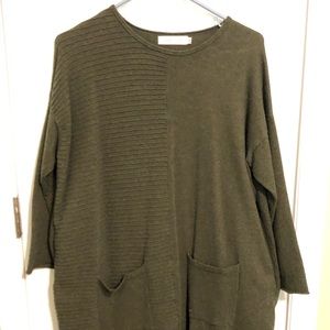 Pretty olive green sweater dress with pockets!!